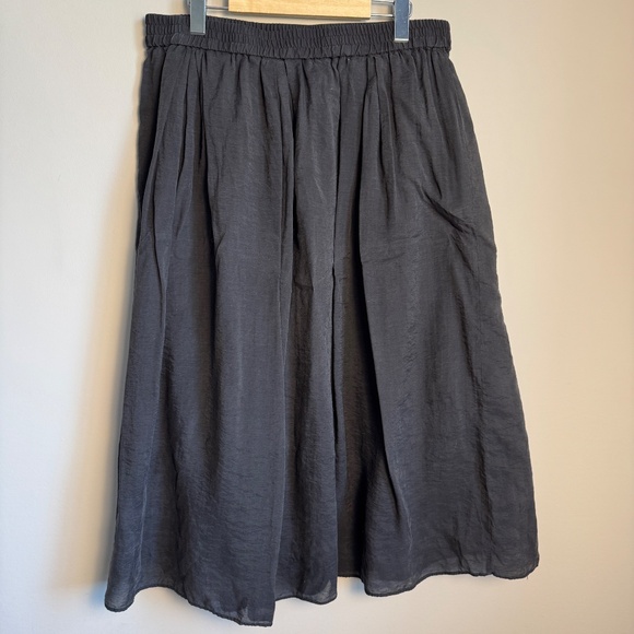 H&M Black Midi Skirt - Picture 3 of 11